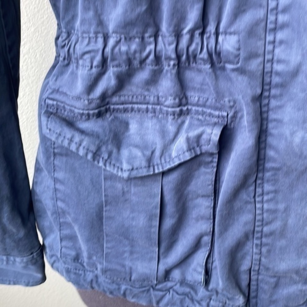 Hinge jacket Blue jacket size Small Designed in Seattle - Picture 4 of 9
